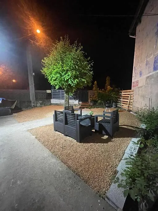 Studio Avec Jardin Et Barbecue, 2 Pers Thiers
