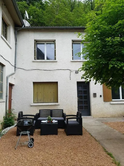 Apartment Studio Avec Jardin Et Barbecue, 2 Pers Thiers