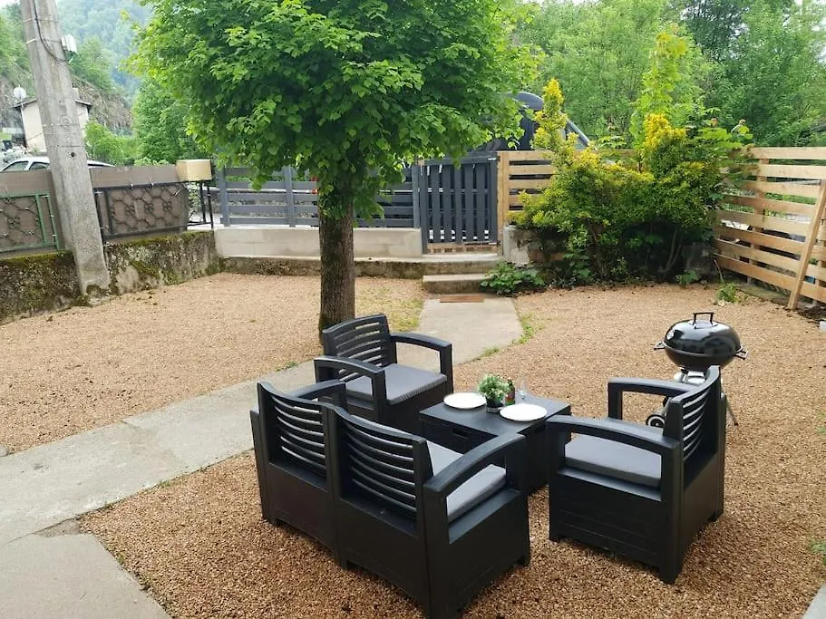 Studio Avec Jardin Et Barbecue, 2 Pers Thiers Apartment