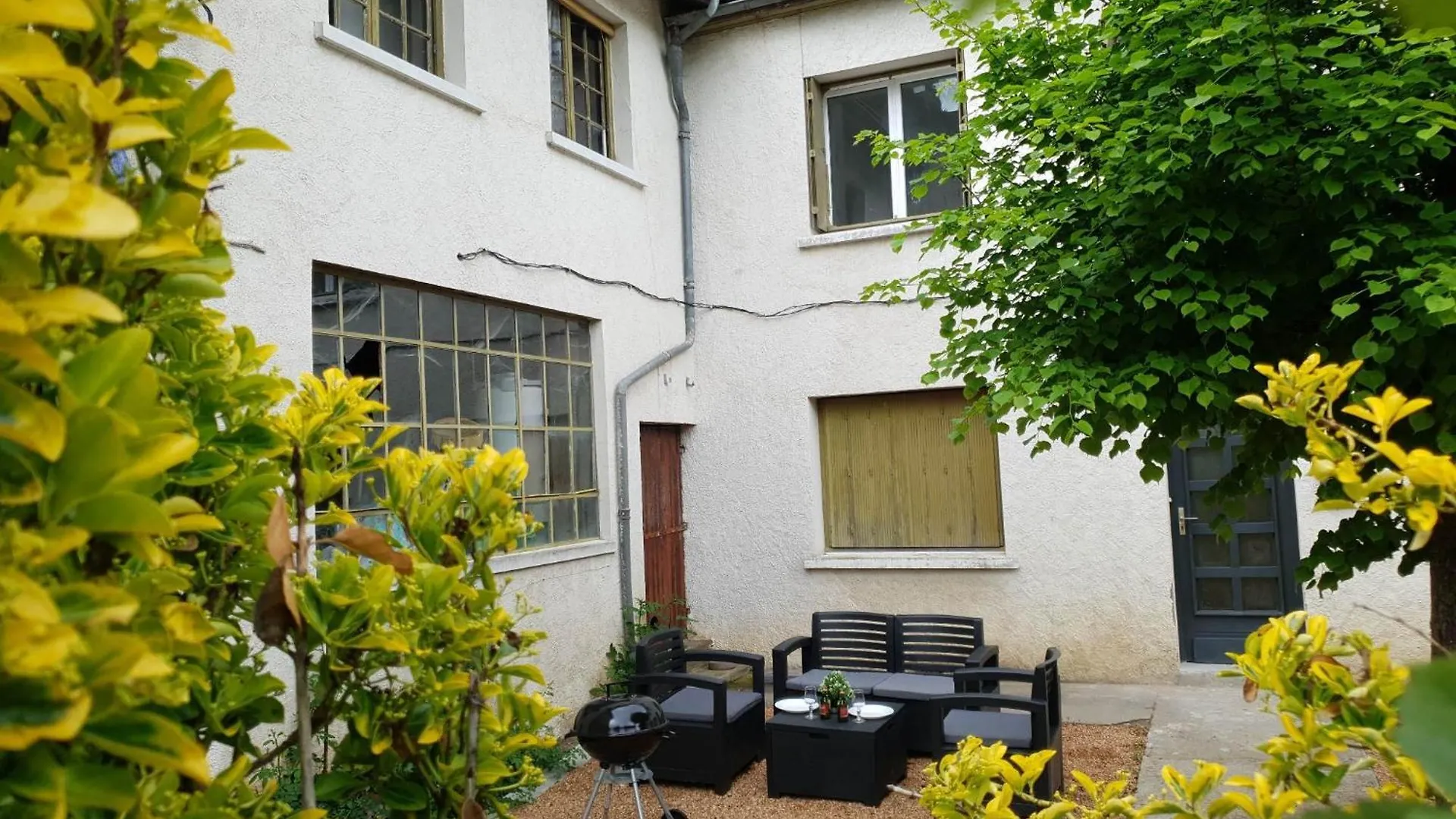 Apartment Studio Avec Jardin Et Barbecue, 2 Pers Thiers