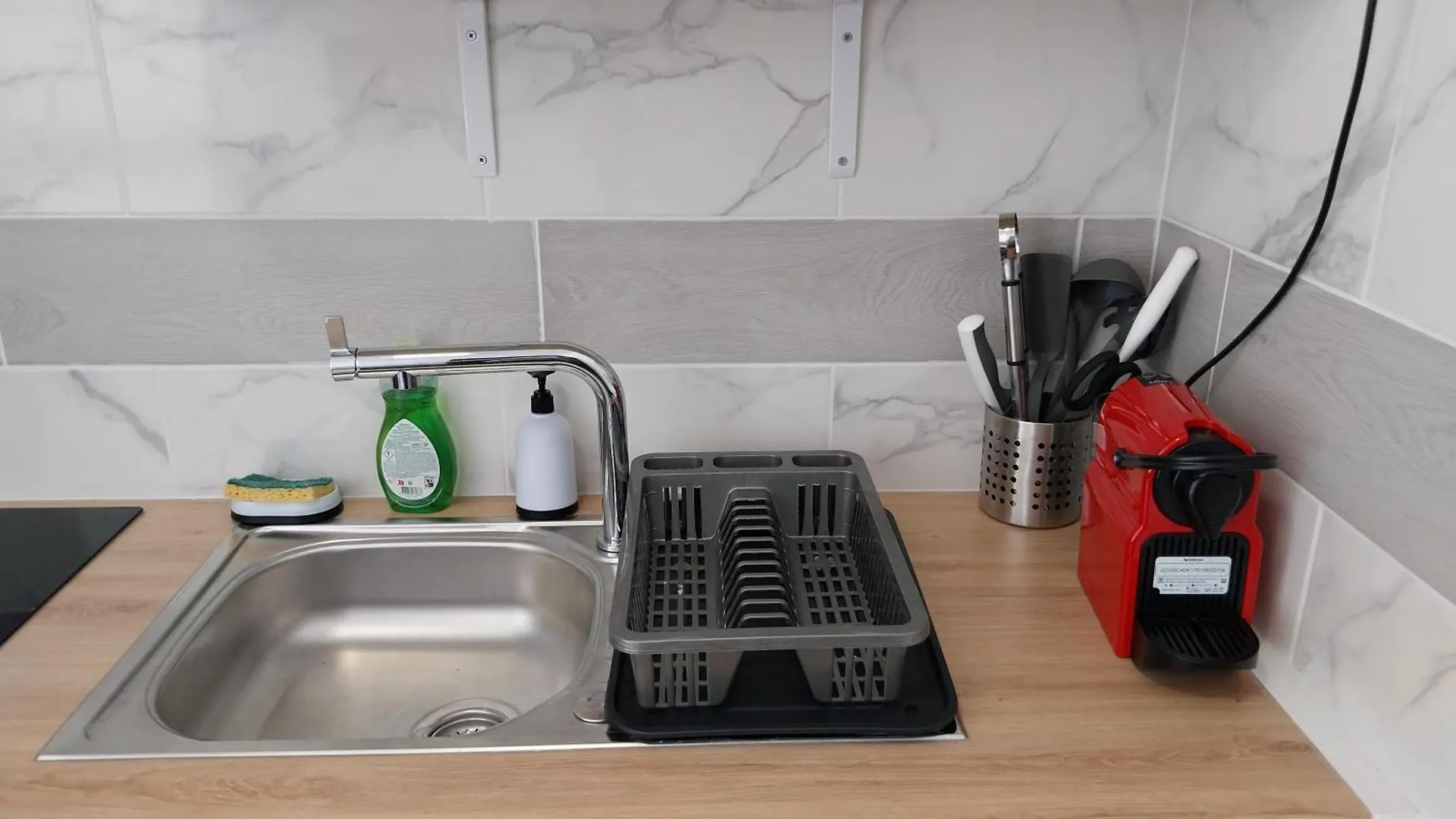 Studio Avec Jardin Et Barbecue, 2 Pers Thiers Apartment