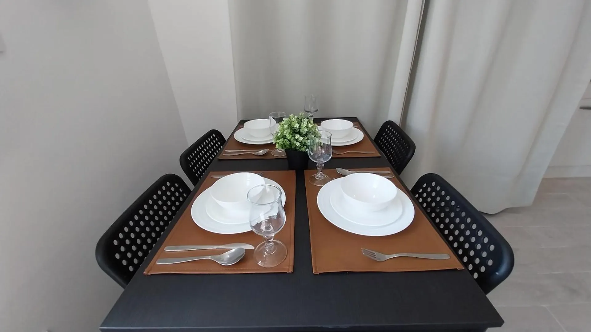 Studio Avec Jardin Et Barbecue, 2 Pers Thiers 0*,  France
