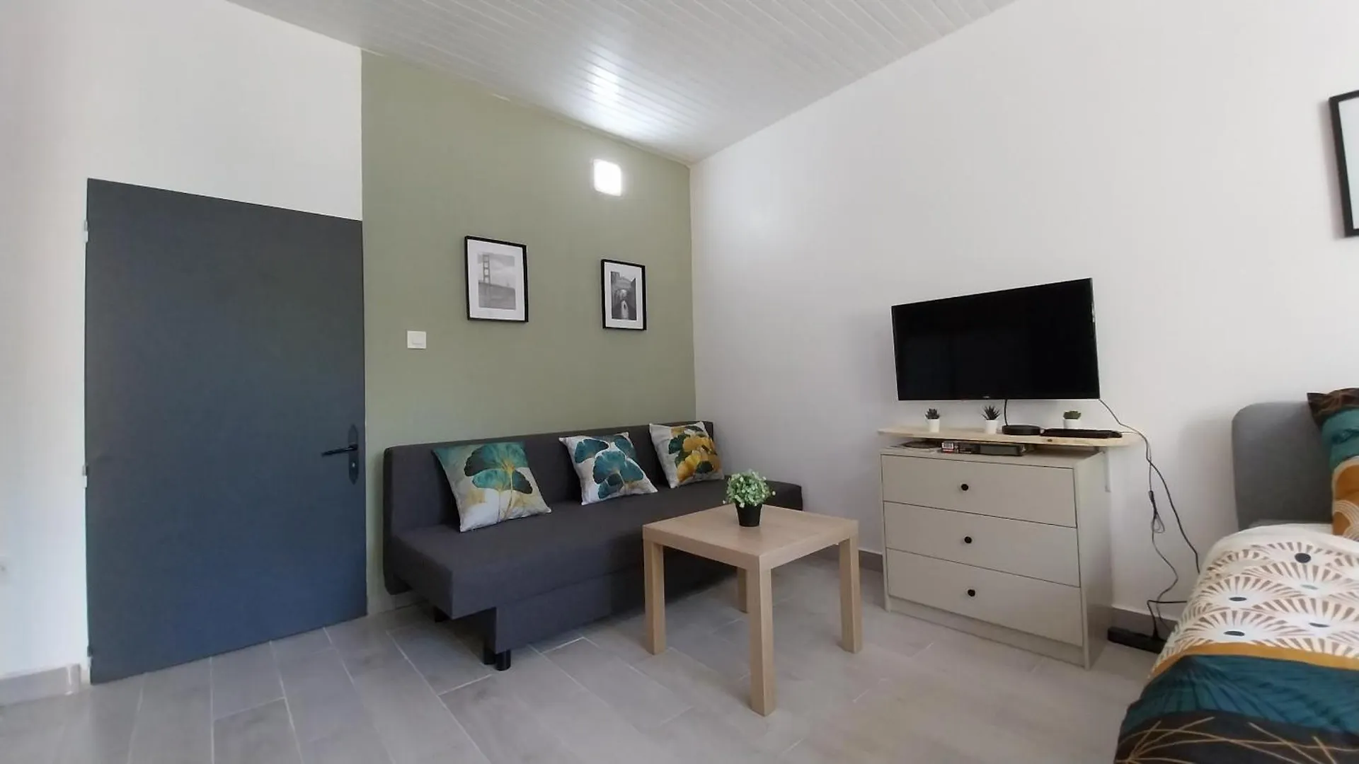 Apartment Studio Avec Jardin Et Barbecue, 2 Pers Thiers