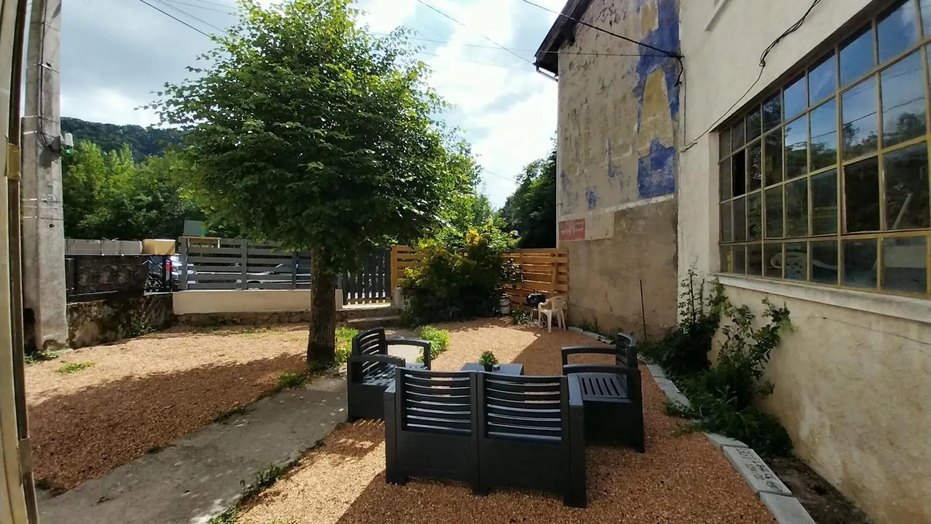 Studio Avec Jardin Et Barbecue, 2 Pers Thiers 0*,
