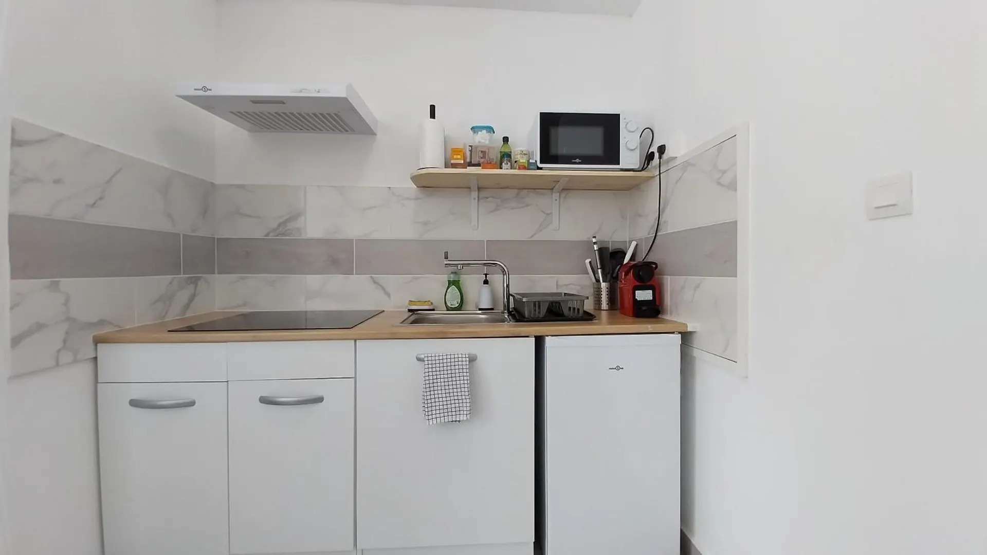 Studio Avec Jardin Et Barbecue, 2 Pers Thiers France